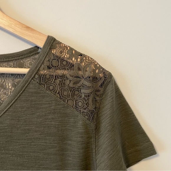 Green Lace Tee - Picture 2 of 3